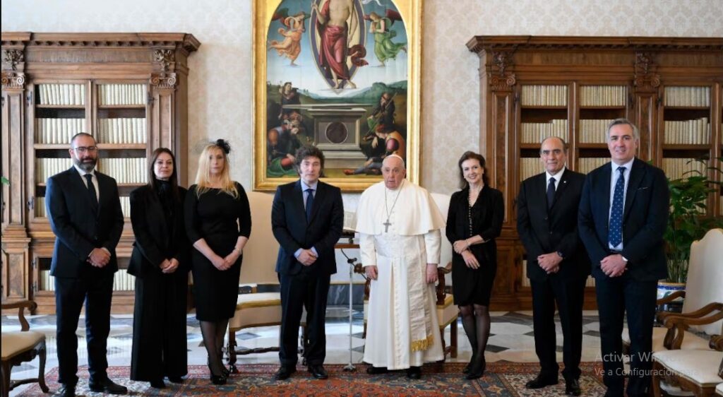 Javier Milei viajó a Roma para asistir al funeral del papa: no tendrá bilaterales con otros líderes