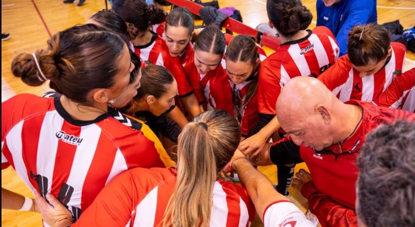 Escándalo en el handball femenino: jugadoras de Estudiantes denunciaron que las filmaron mientras se bañaban