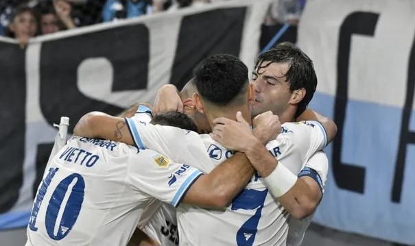 Torneo Apertura: Racing, con tres goles de Maravilla Martínez, se impuso 4-1 ante Banfield en el Cilindro